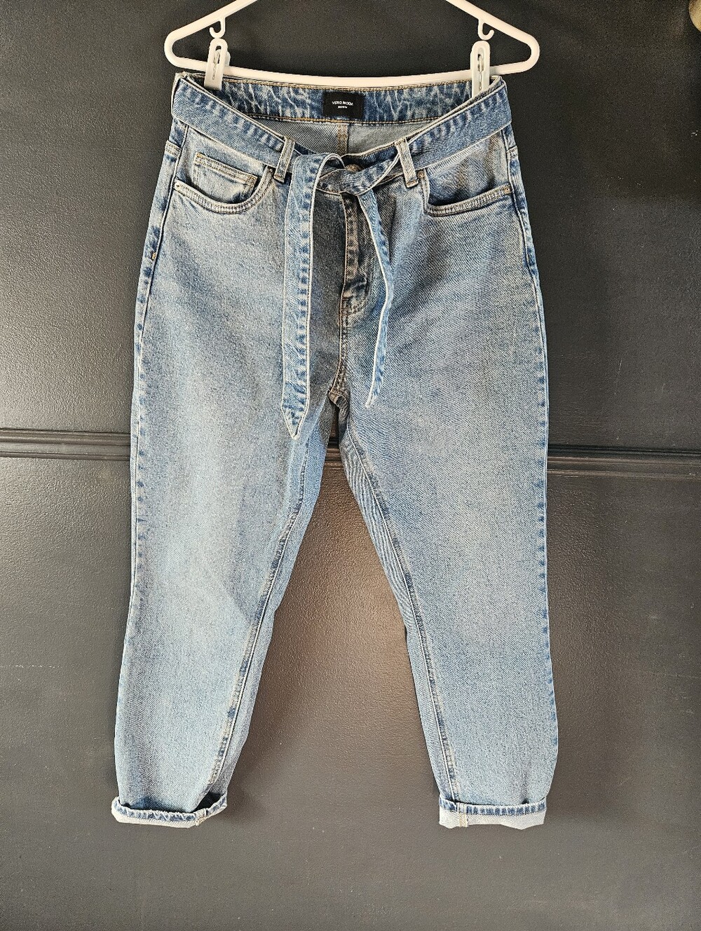 Vero Moda Mom Jeans – US 30/32 | Classic High-Rise Denim